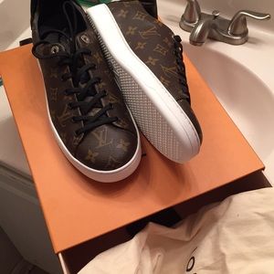 Louis Vuitton Sneakers